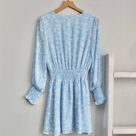 Q+A Los Angeles Blue White Smocked V-Neck Long Sleeve Mini Party Dress Medium - Picture 2 of 6